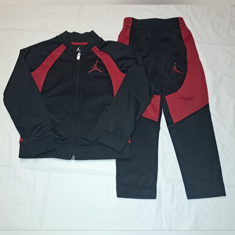 Boys Size 4 Jordan Tracksuit Like New